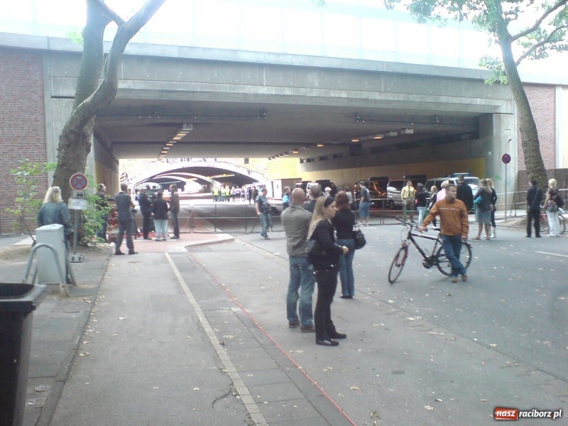 Zdjęcie w galerii na portalu naszraciborz.pl: Duisburg żegna 21 ofiar Love Parade wiadomości z regionu