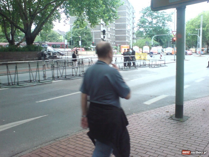 Zdjęcie w galerii na portalu naszraciborz.pl: Duisburg żegna 21 ofiar Love Parade wiadomości z regionu