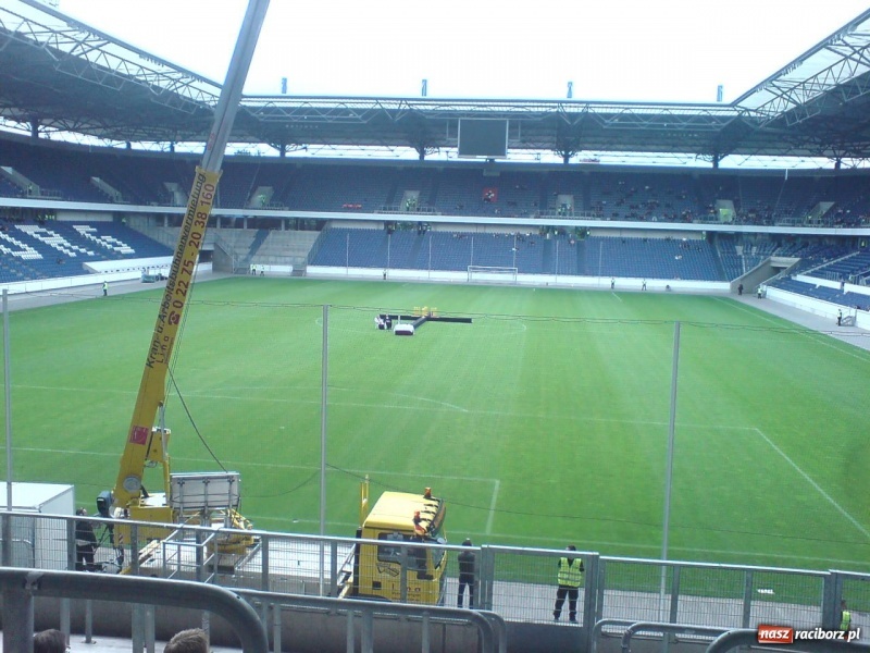 Zdjęcie w galerii na portalu naszraciborz.pl: Duisburg żegna 21 ofiar Love Parade wiadomości z regionu