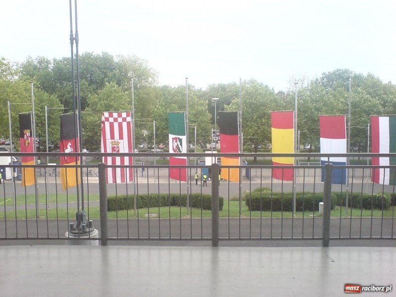 Zdjęcie w galerii na portalu naszraciborz.pl: Duisburg żegna 21 ofiar Love Parade wiadomości z regionu