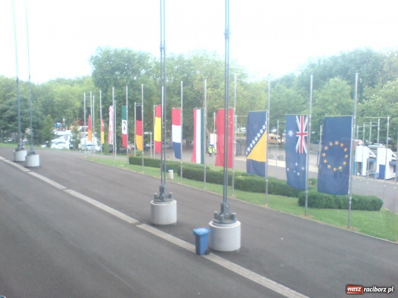 Zdjęcie w galerii na portalu naszraciborz.pl: Duisburg żegna 21 ofiar Love Parade wiadomości z regionu