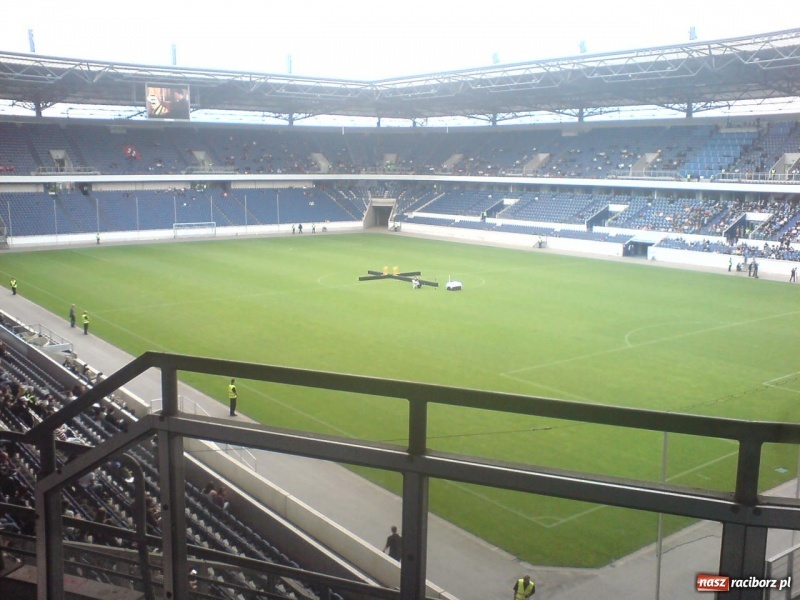 Zdjęcie w galerii na portalu naszraciborz.pl: Duisburg żegna 21 ofiar Love Parade wiadomości z regionu