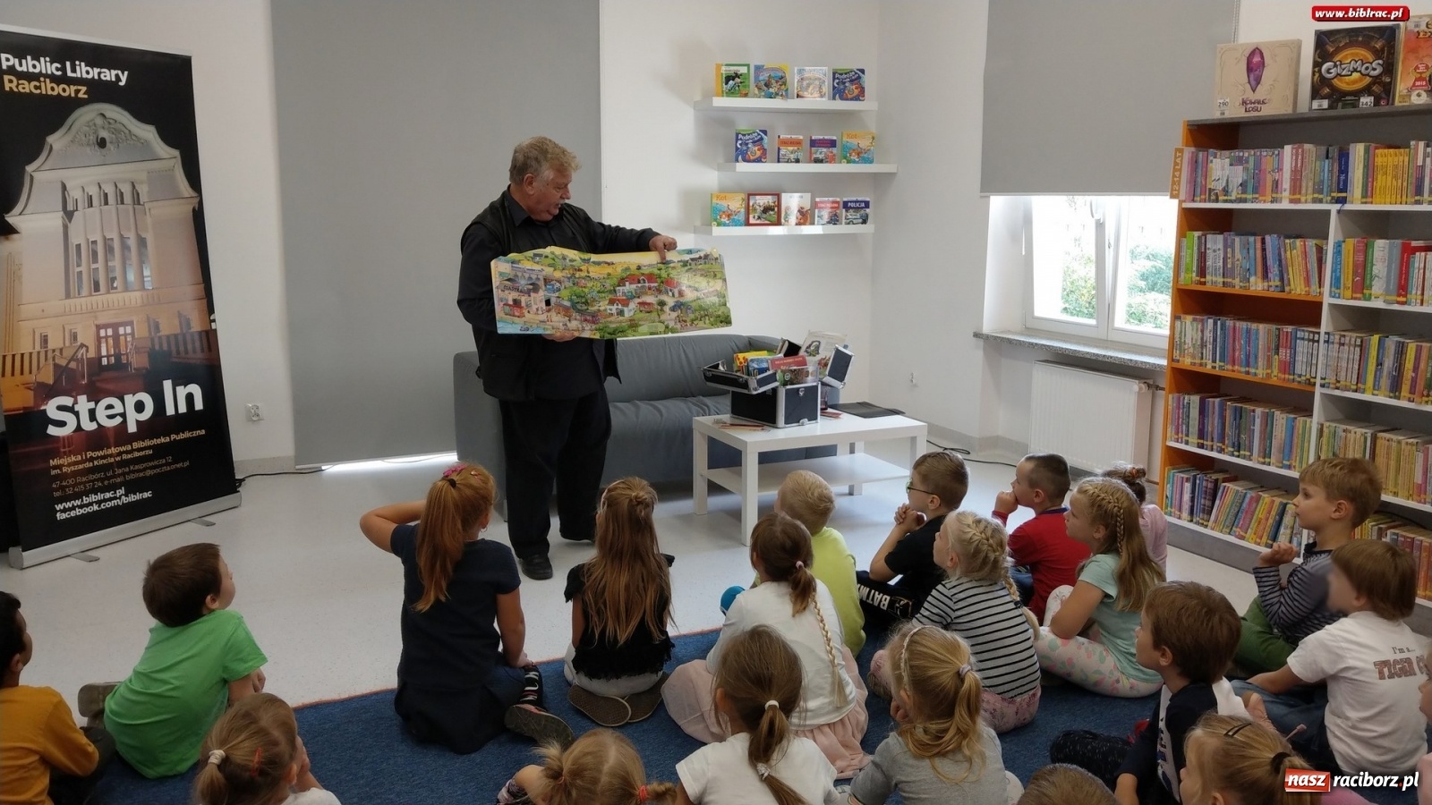 Zdjęcie w galerii na portalu naszraciborz.pl: Do dzieci mówi rymem. Drabik w książnicy  wiadomości z regionu