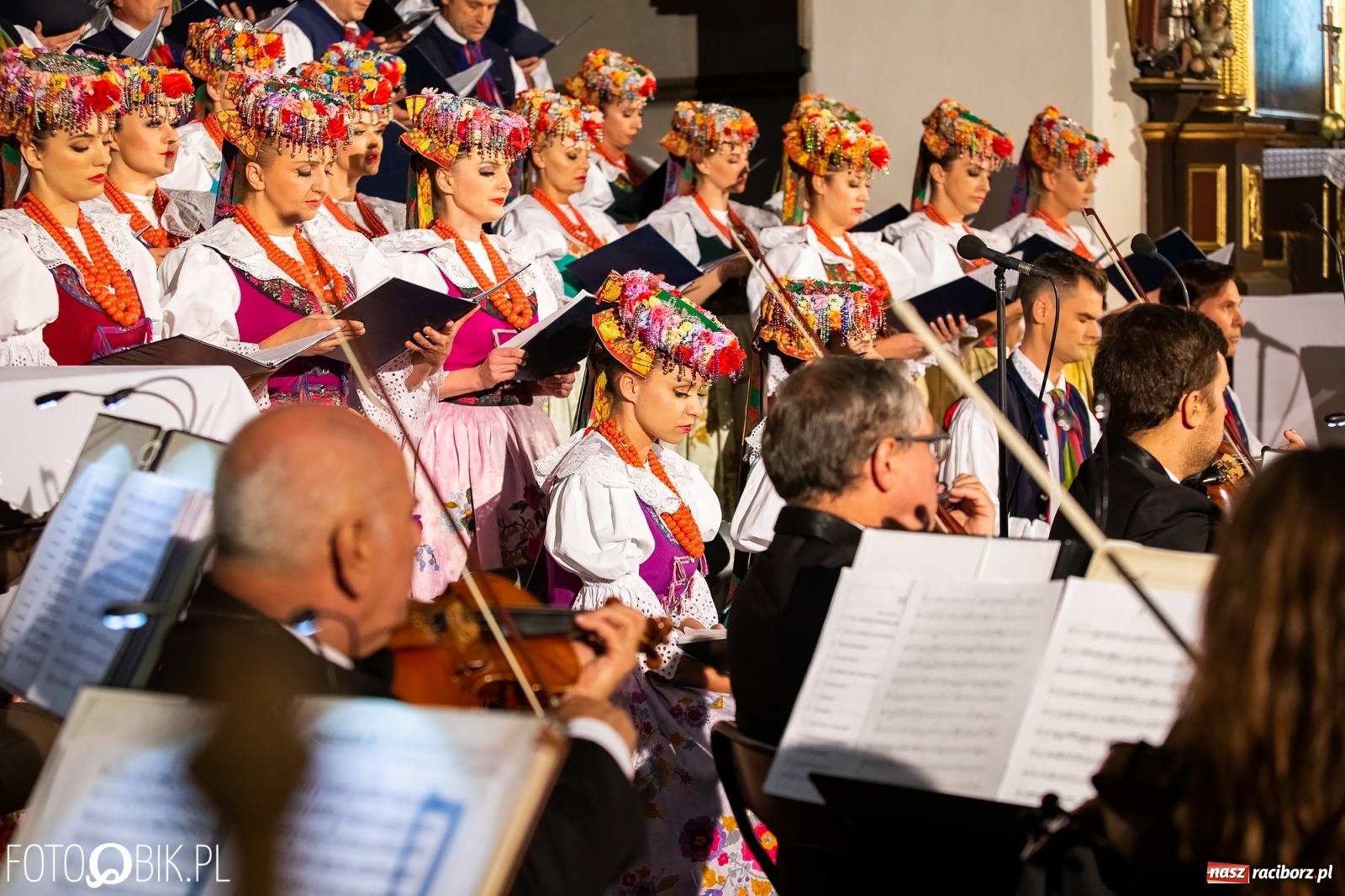 Zdjęcie w galerii na portalu naszraciborz.pl: Zespół Śląsk wystąpił w kościele farnym [FOTO i WIDEO] wiadomości z regionu