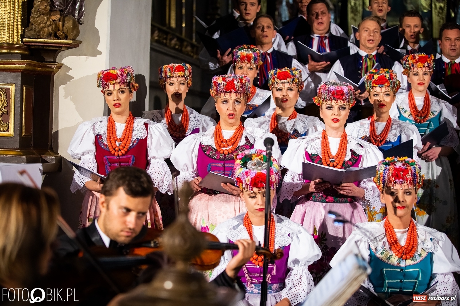 Zdjęcie w galerii na portalu naszraciborz.pl: Zespół Śląsk wystąpił w kościele farnym [FOTO i WIDEO] wiadomości z regionu
