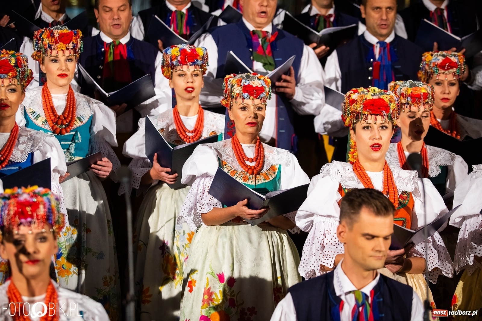 Zdjęcie w galerii na portalu naszraciborz.pl: Zespół Śląsk wystąpił w kościele farnym [FOTO i WIDEO] wiadomości z regionu
