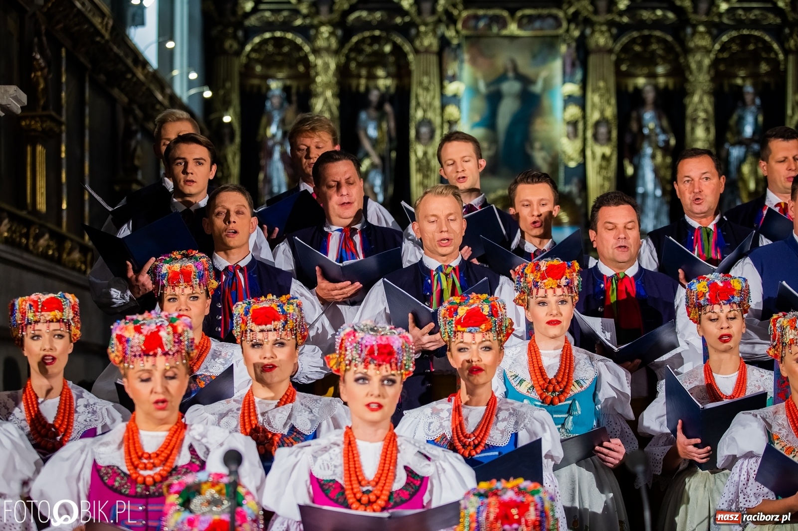 Zdjęcie w galerii na portalu naszraciborz.pl: Zespół Śląsk wystąpił w kościele farnym [FOTO i WIDEO] wiadomości z regionu