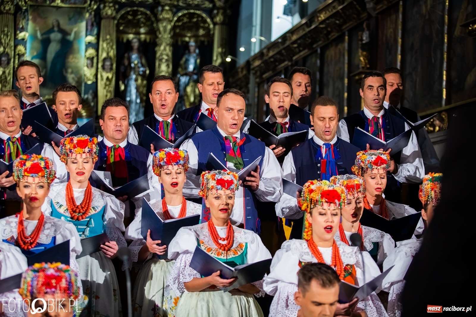 Zdjęcie w galerii na portalu naszraciborz.pl: Zespół Śląsk wystąpił w kościele farnym [FOTO i WIDEO] wiadomości z regionu