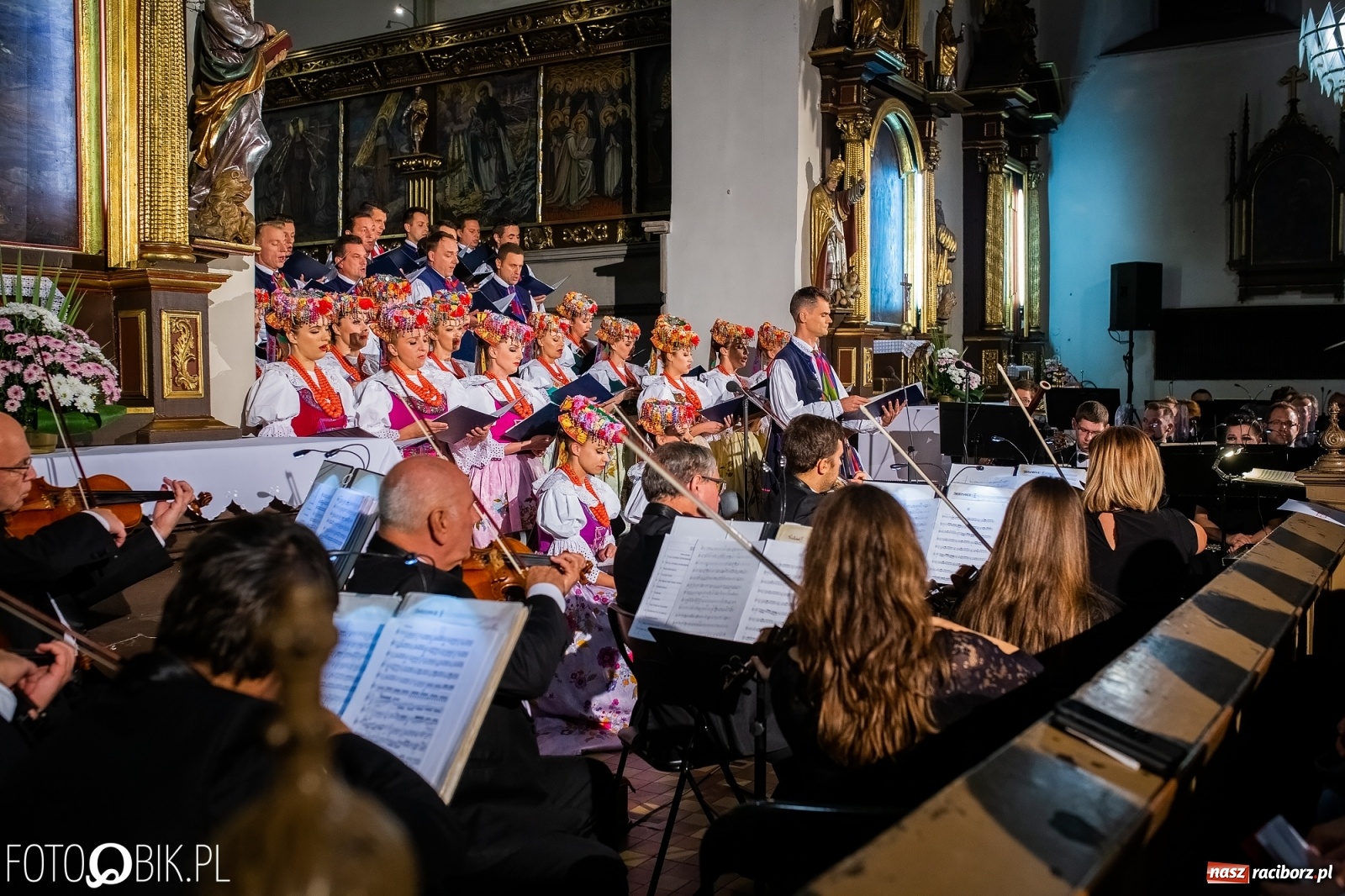 Zdjęcie w galerii na portalu naszraciborz.pl: Zespół Śląsk wystąpił w kościele farnym [FOTO i WIDEO] wiadomości z regionu