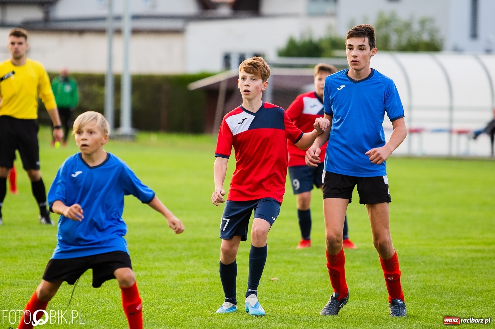 Zdjęcie w galerii na portalu naszraciborz.pl: Wyrównany pojedynek trampkarzy przy Urbana wiadomości z regionu