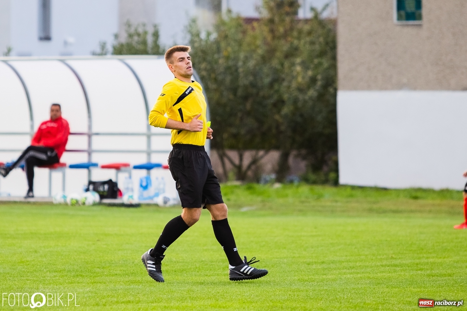 Zdjęcie w galerii na portalu naszraciborz.pl: Wyrównany pojedynek trampkarzy przy Urbana wiadomości z regionu