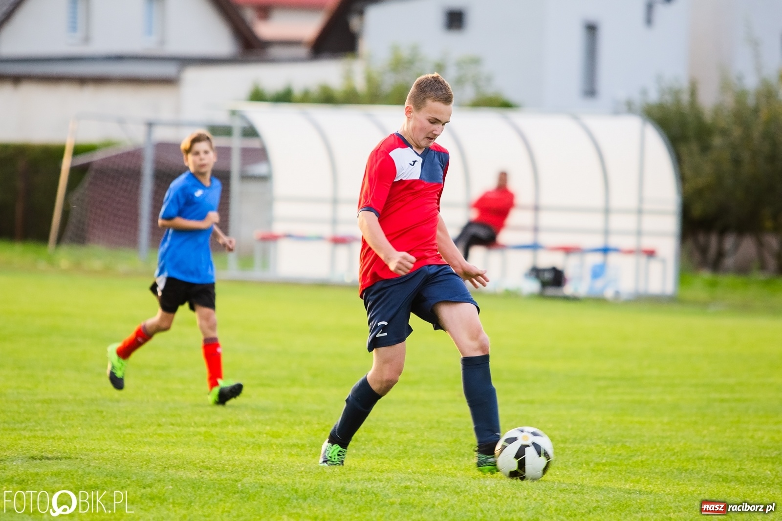 Zdjęcie w galerii na portalu naszraciborz.pl: Wyrównany pojedynek trampkarzy przy Urbana wiadomości z regionu