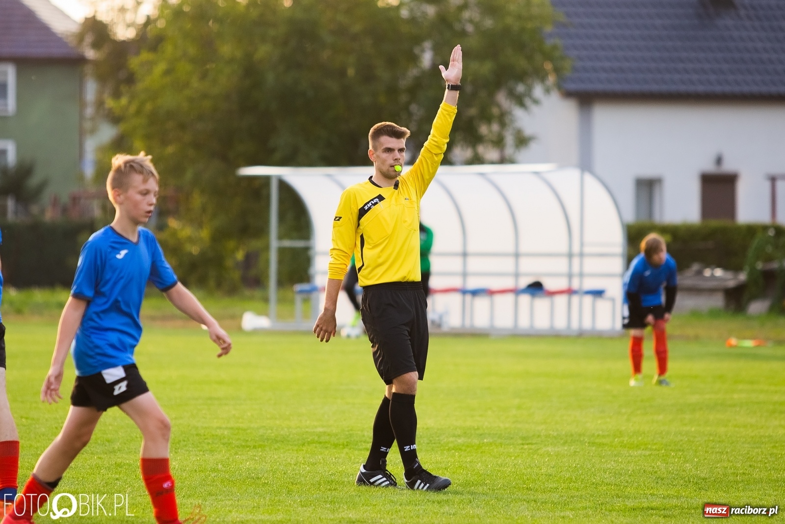 Zdjęcie w galerii na portalu naszraciborz.pl: Wyrównany pojedynek trampkarzy przy Urbana wiadomości z regionu