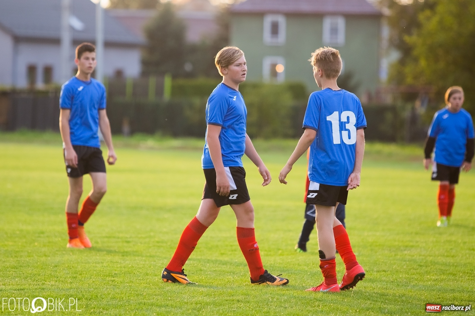 Zdjęcie w galerii na portalu naszraciborz.pl: Wyrównany pojedynek trampkarzy przy Urbana wiadomości z regionu