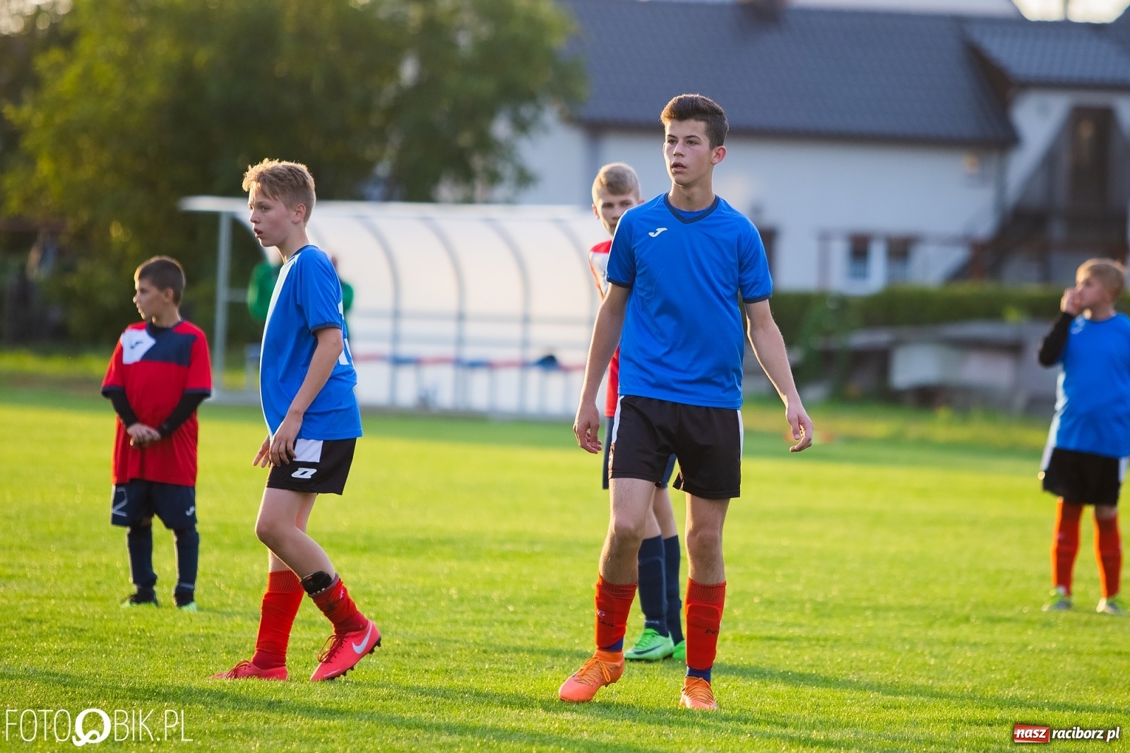 Zdjęcie w galerii na portalu naszraciborz.pl: Wyrównany pojedynek trampkarzy przy Urbana wiadomości z regionu
