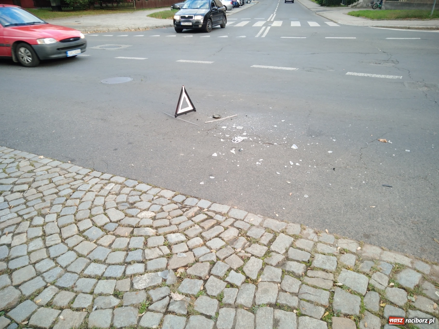 Zdjęcie w galerii na portalu naszraciborz.pl: Kolizja toyoty i forda na Basztowej-Drzymały  wiadomości z regionu