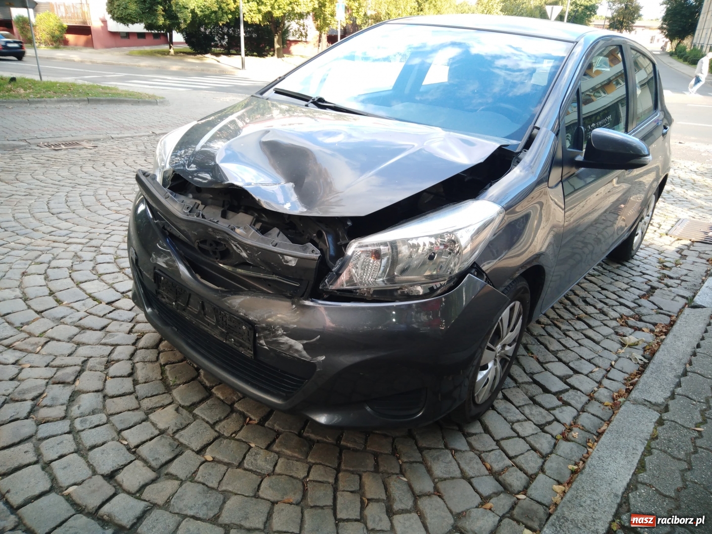 Zdjęcie w galerii na portalu naszraciborz.pl: Kolizja toyoty i forda na Basztowej-Drzymały  wiadomości z regionu