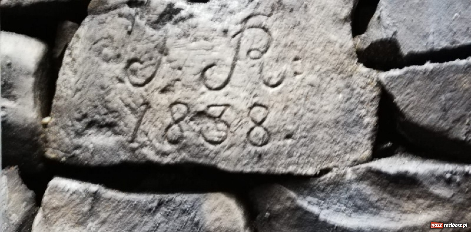 Zdjęcie w galerii na portalu naszraciborz.pl: W Krzanowicach odnaleziono studnię z końca XVIII wieku  wiadomości z regionu