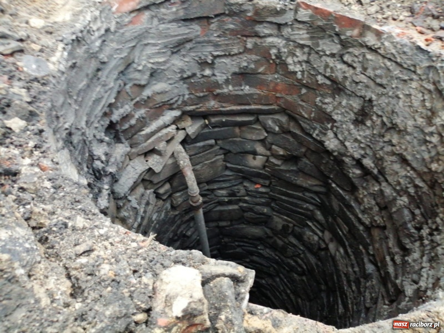 Zdjęcie w galerii na portalu naszraciborz.pl: W Krzanowicach odnaleziono studnię z końca XVIII wieku  wiadomości z regionu