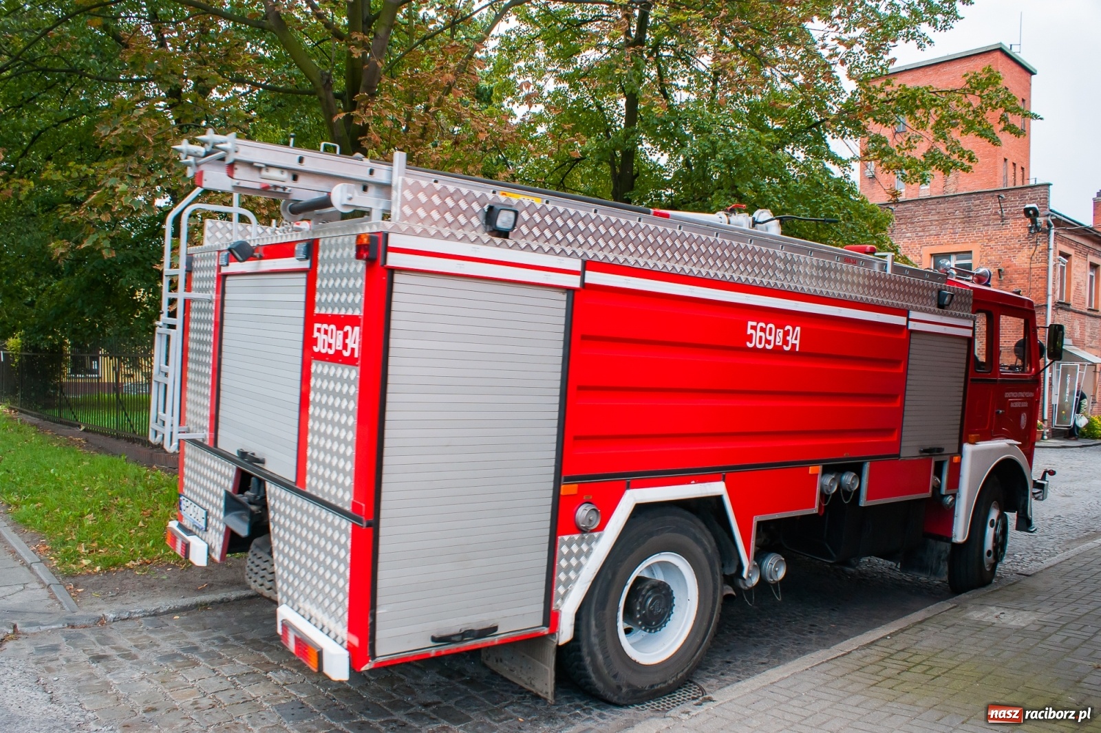 Zdjęcie w galerii na portalu naszraciborz.pl: Akcja straży na terenie dawnego ZEW-u wiadomości z regionu