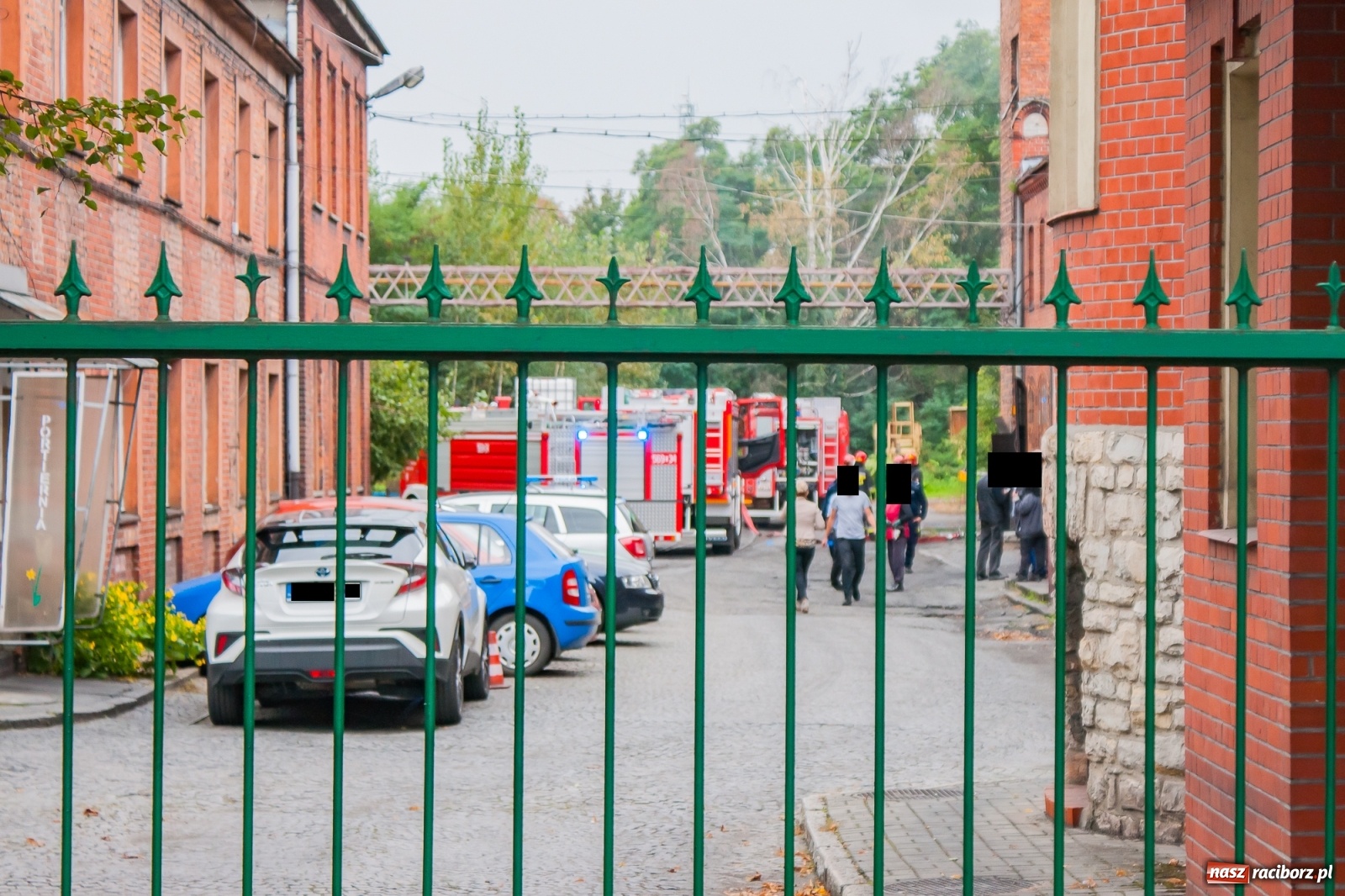 Zdjęcie w galerii na portalu naszraciborz.pl: Akcja straży na terenie dawnego ZEW-u wiadomości z regionu