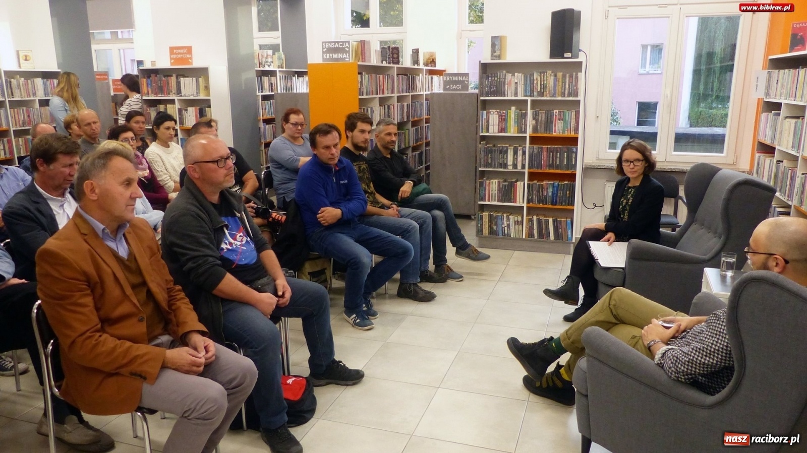 Zdjęcie w galerii na portalu naszraciborz.pl: Literacka jesień z Księgarnią SOWA: Filip Springer  wiadomości z regionu