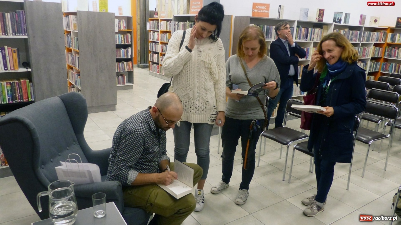 Zdjęcie w galerii na portalu naszraciborz.pl: Literacka jesień z Księgarnią SOWA: Filip Springer  wiadomości z regionu