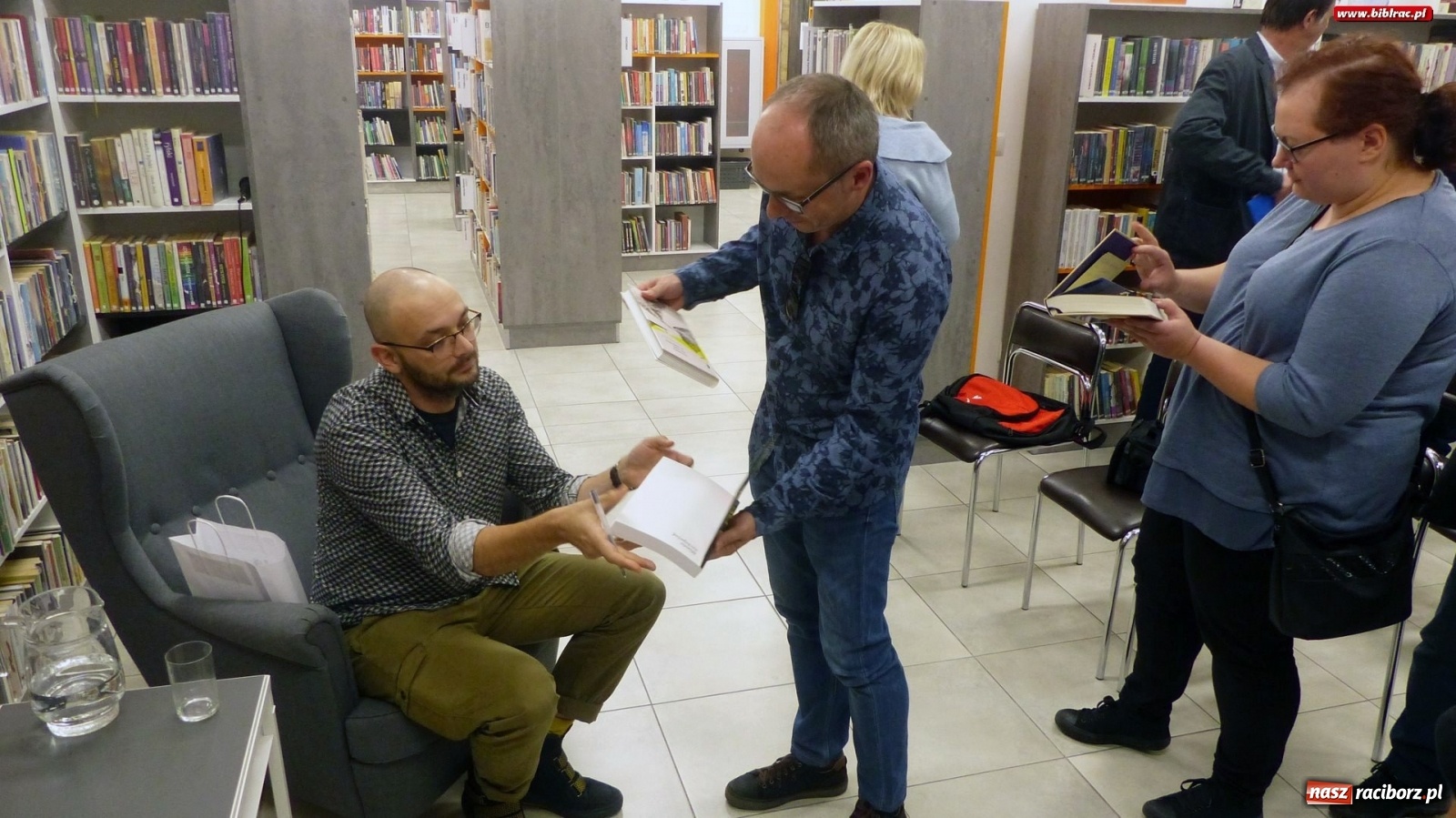 Zdjęcie w galerii na portalu naszraciborz.pl: Literacka jesień z Księgarnią SOWA: Filip Springer  wiadomości z regionu