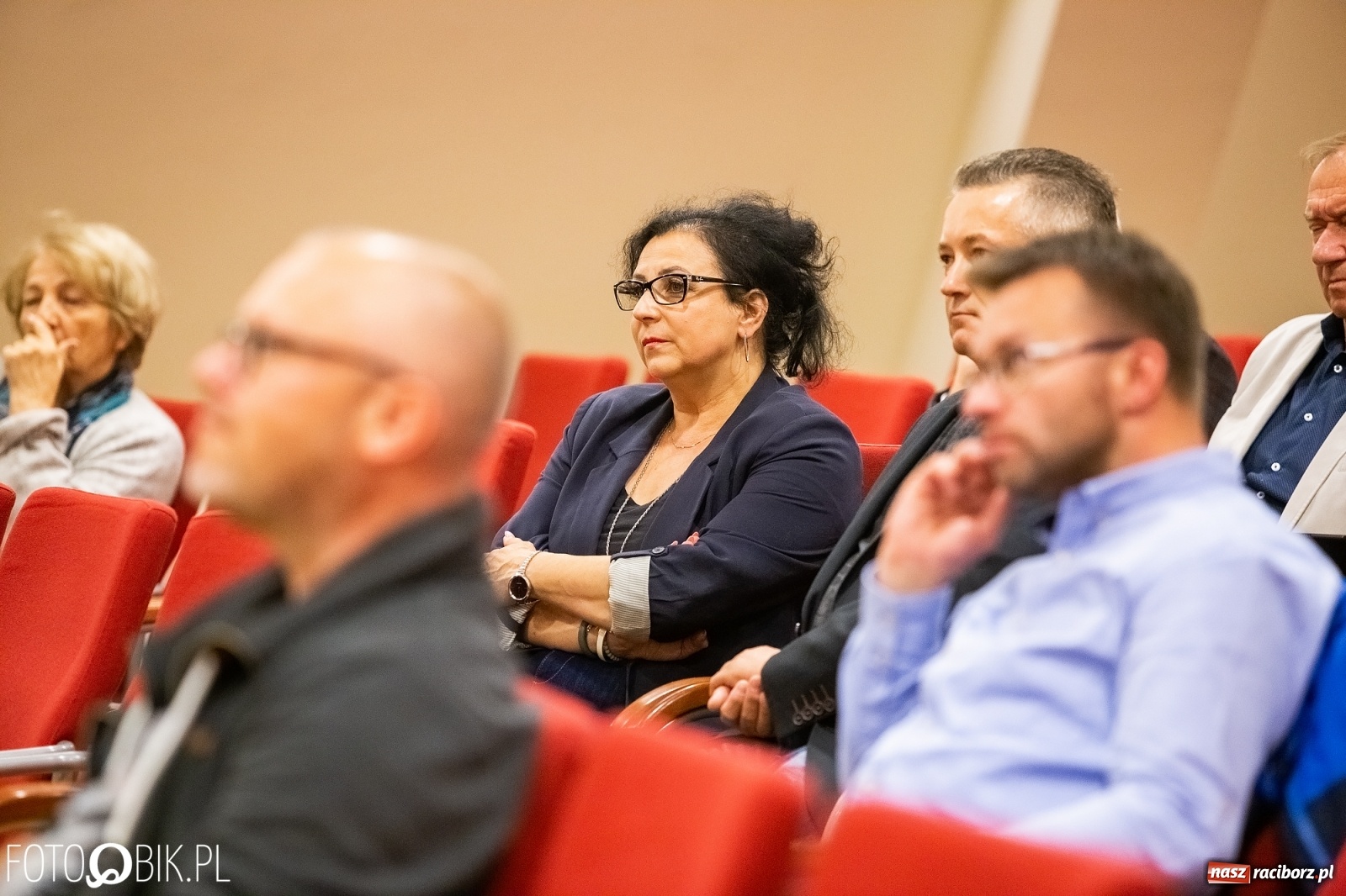 Zdjęcie w galerii na portalu naszraciborz.pl: Barwy zamienne. Spotkanie autorskie z M. Migalskim na zamku wiadomości z regionu