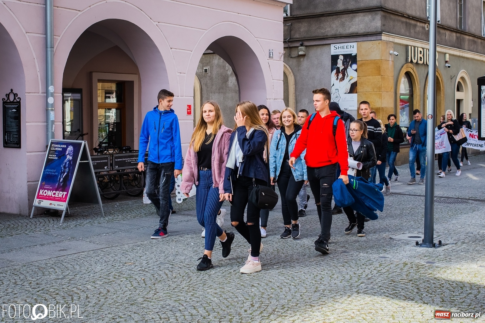 Zdjęcie w galerii na portalu naszraciborz.pl: Najpierw natura, potem matura. Ekonomik w globalnej akcji wiadomości z regionu
