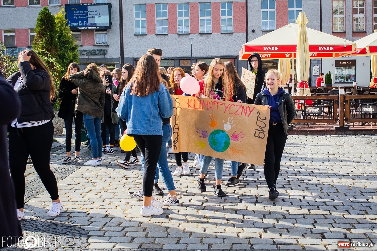 Zdjęcie w galerii na portalu naszraciborz.pl: Najpierw natura, potem matura. Ekonomik w globalnej akcji wiadomości z regionu