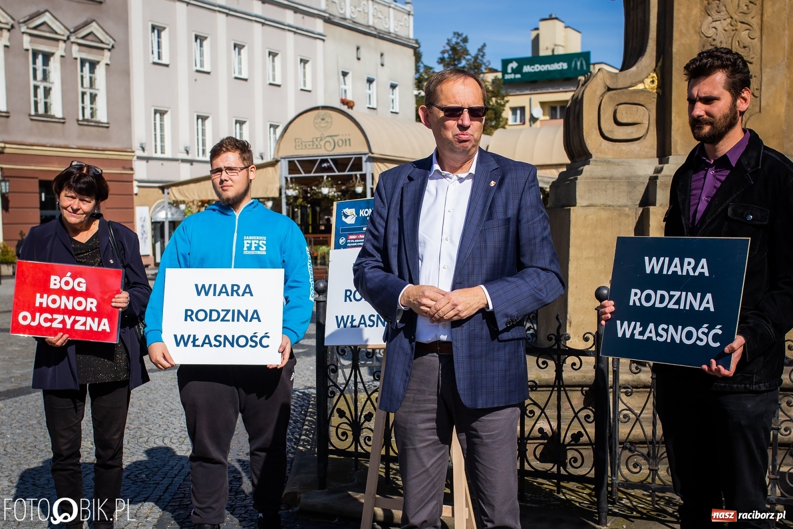 Zdjęcie w galerii na portalu naszraciborz.pl: Kandydat Konfederacji agitował w Raciborzu [FOTO i WIDEO] wiadomości z regionu