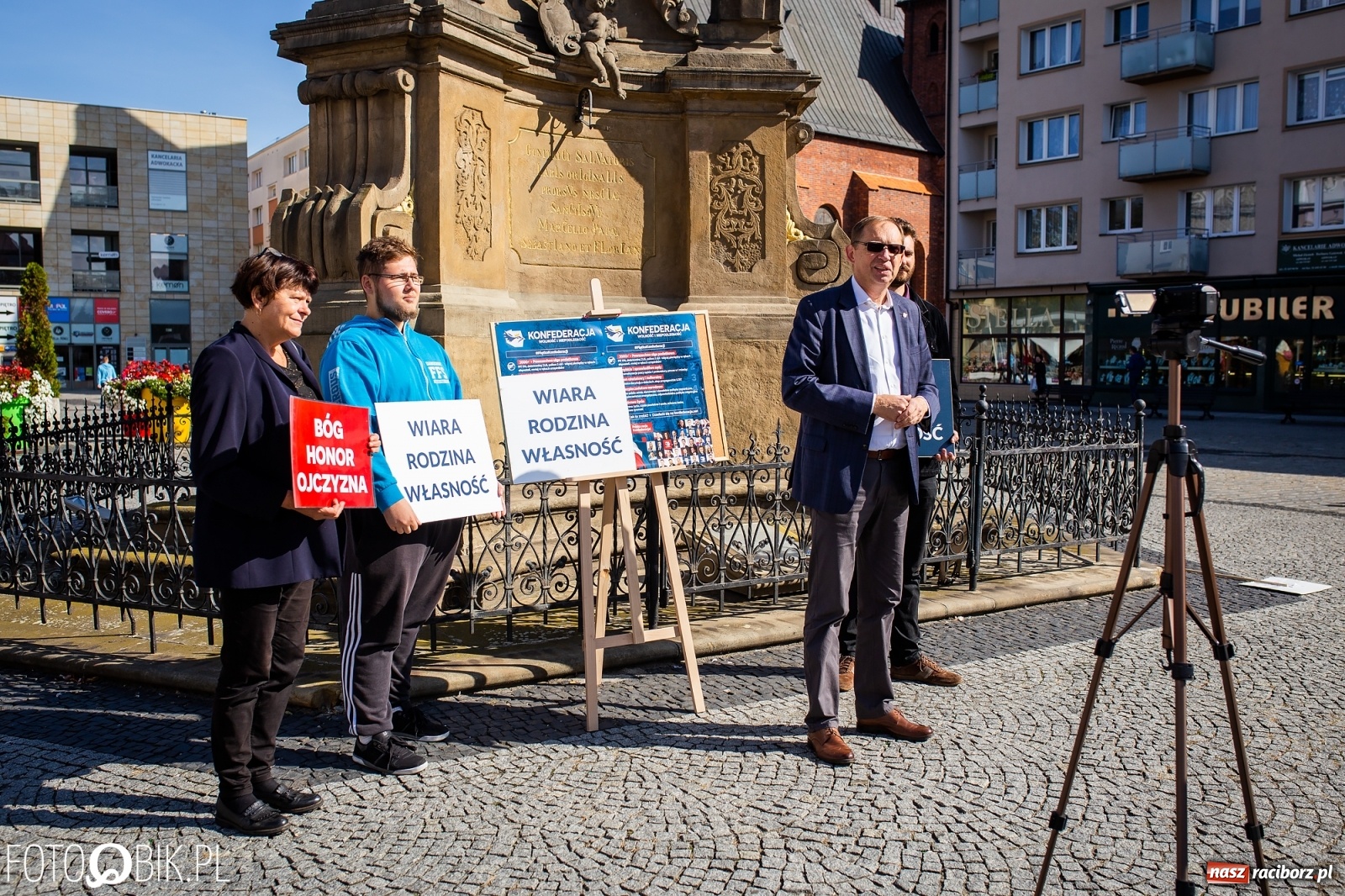 Zdjęcie w galerii na portalu naszraciborz.pl: Kandydat Konfederacji agitował w Raciborzu [FOTO i WIDEO] wiadomości z regionu