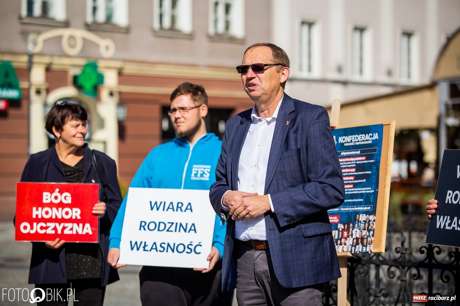 Zdjęcie w galerii na portalu naszraciborz.pl: Kandydat Konfederacji agitował w Raciborzu [FOTO i WIDEO] wiadomości z regionu