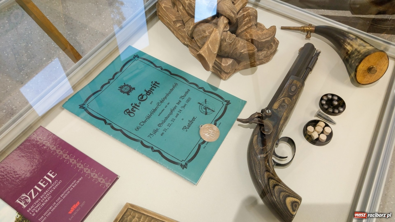 Zdjęcie w galerii na portalu naszraciborz.pl: Tradycja Raciborskiego Kurkowego Bractwa Strzeleckiego wciąż żywa [FOTO] wiadomości z regionu