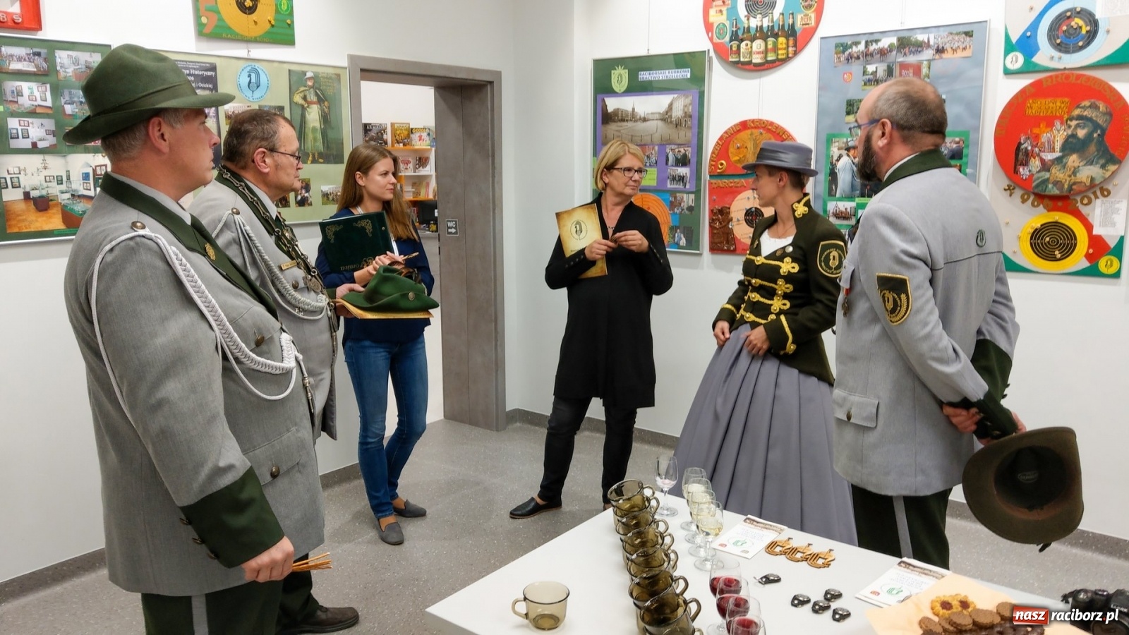 Zdjęcie w galerii na portalu naszraciborz.pl: Tradycja Raciborskiego Kurkowego Bractwa Strzeleckiego wciąż żywa [FOTO] wiadomości z regionu