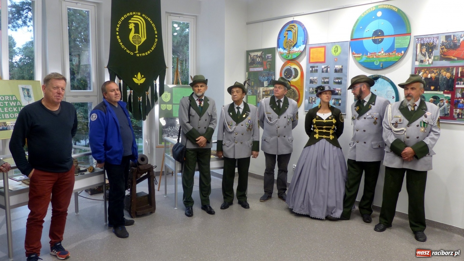 Zdjęcie w galerii na portalu naszraciborz.pl: Tradycja Raciborskiego Kurkowego Bractwa Strzeleckiego wciąż żywa [FOTO] wiadomości z regionu