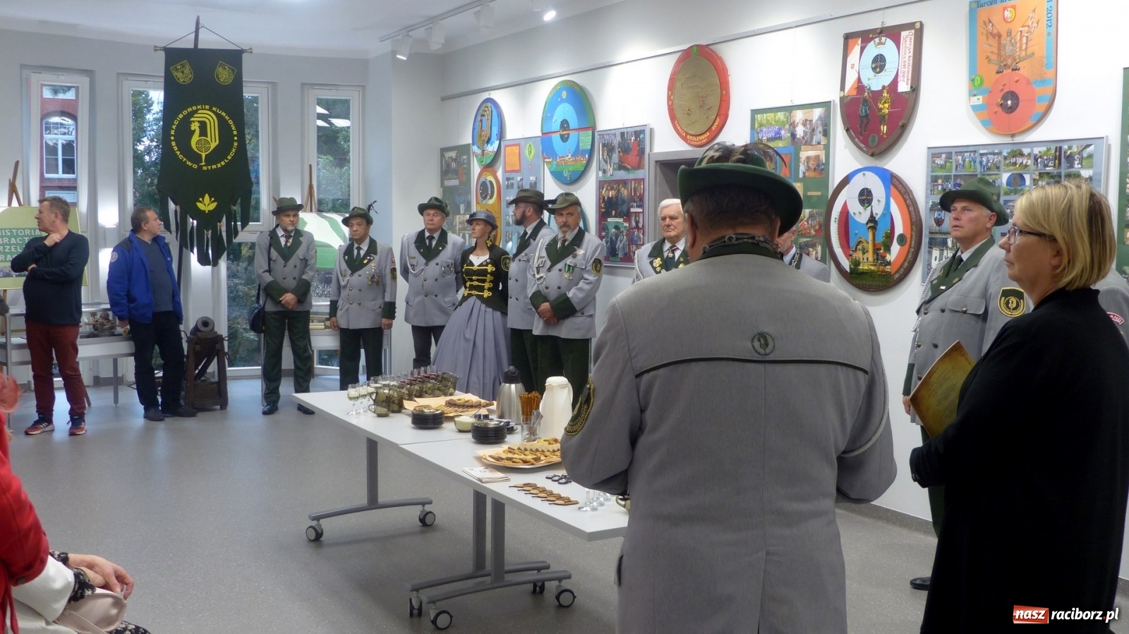 Zdjęcie w galerii na portalu naszraciborz.pl: Tradycja Raciborskiego Kurkowego Bractwa Strzeleckiego wciąż żywa [FOTO] wiadomości z regionu