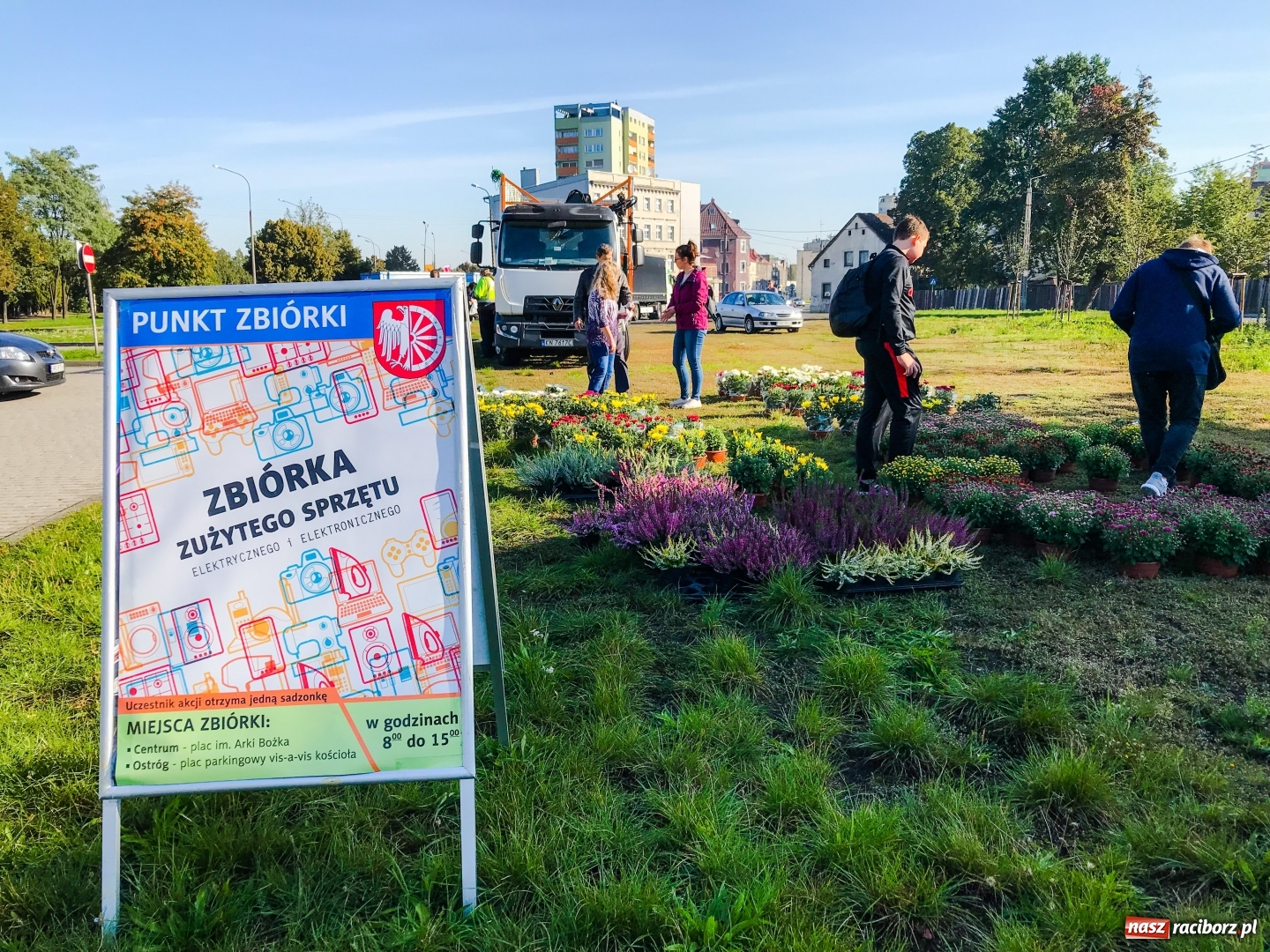 Zdjęcie w galerii na portalu naszraciborz.pl: Wrzosy za elektrośmieci. Trwa zbiórka odpadów  wiadomości z regionu