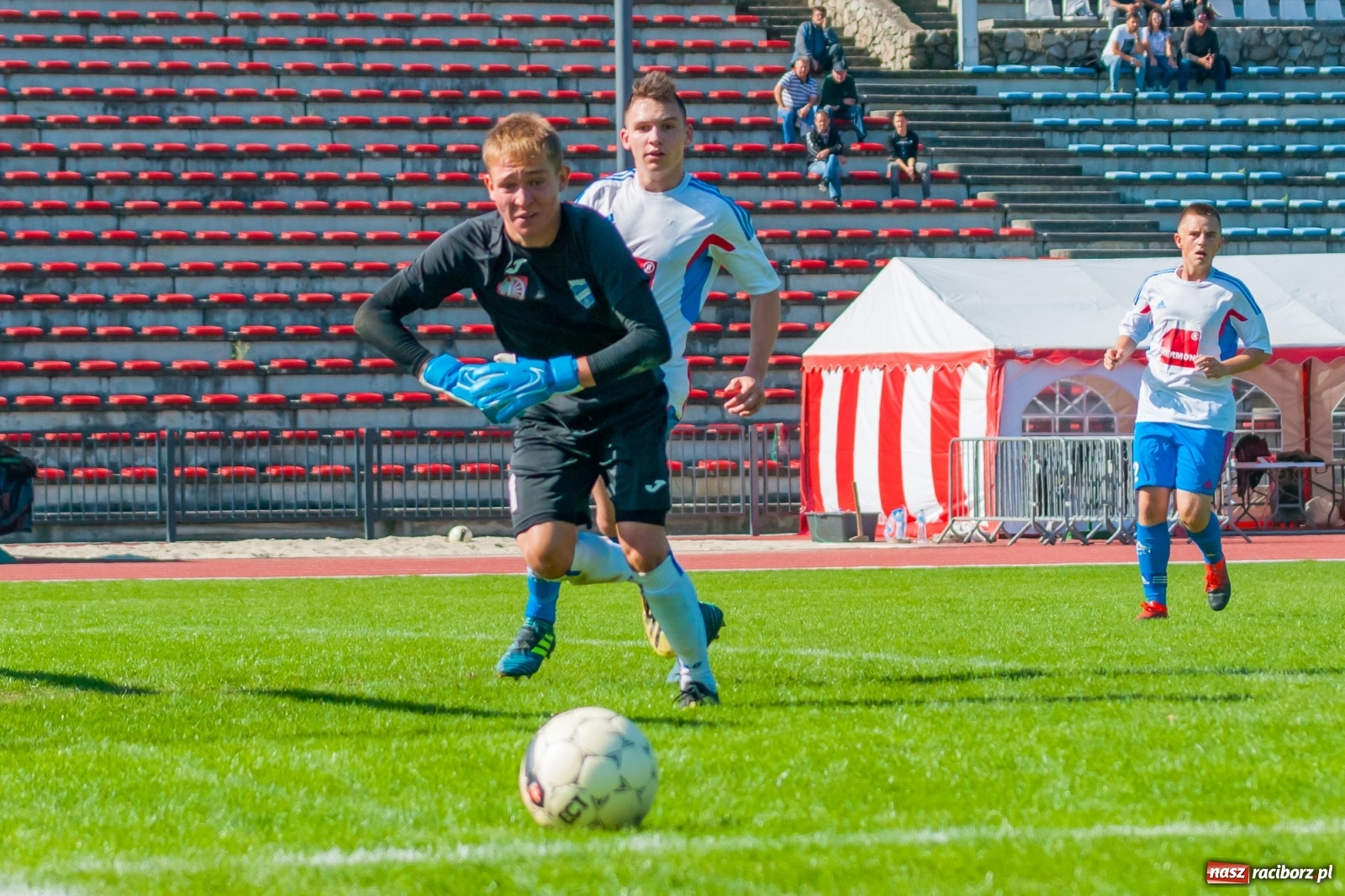 Zdjęcie w galerii na portalu naszraciborz.pl: LKS Tworków zdemolował Unię Racibórz [FOTO i WIDEO] wiadomości z regionu