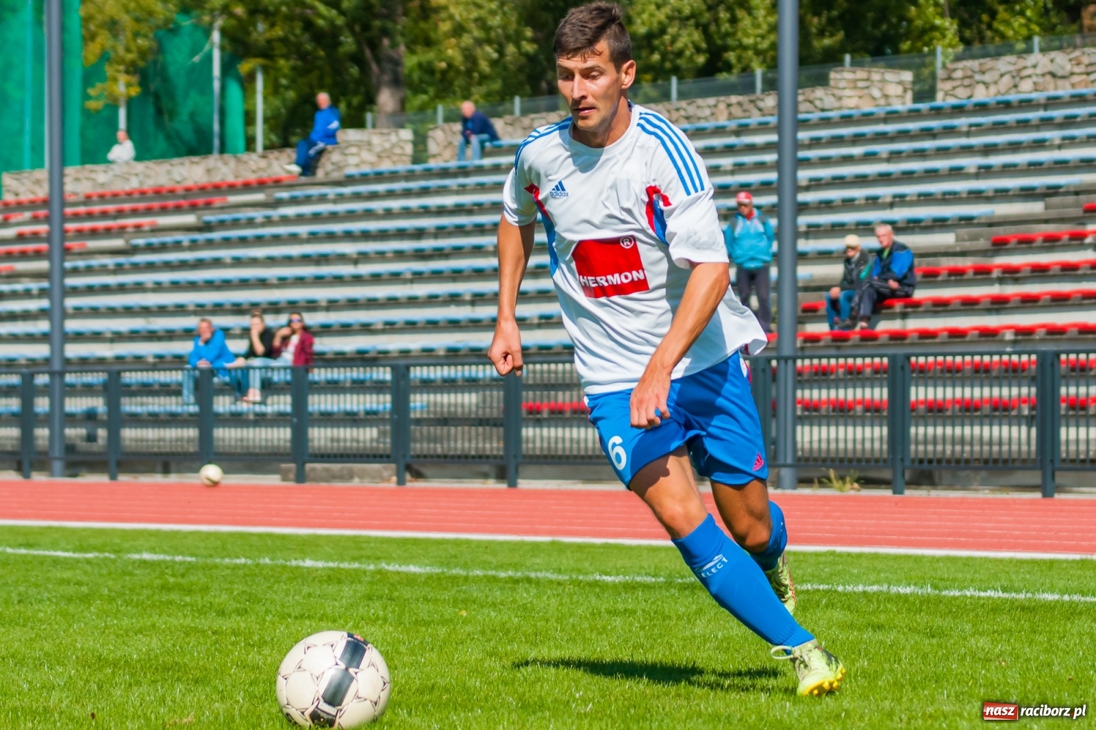 Zdjęcie w galerii na portalu naszraciborz.pl: LKS Tworków zdemolował Unię Racibórz [FOTO i WIDEO] wiadomości z regionu