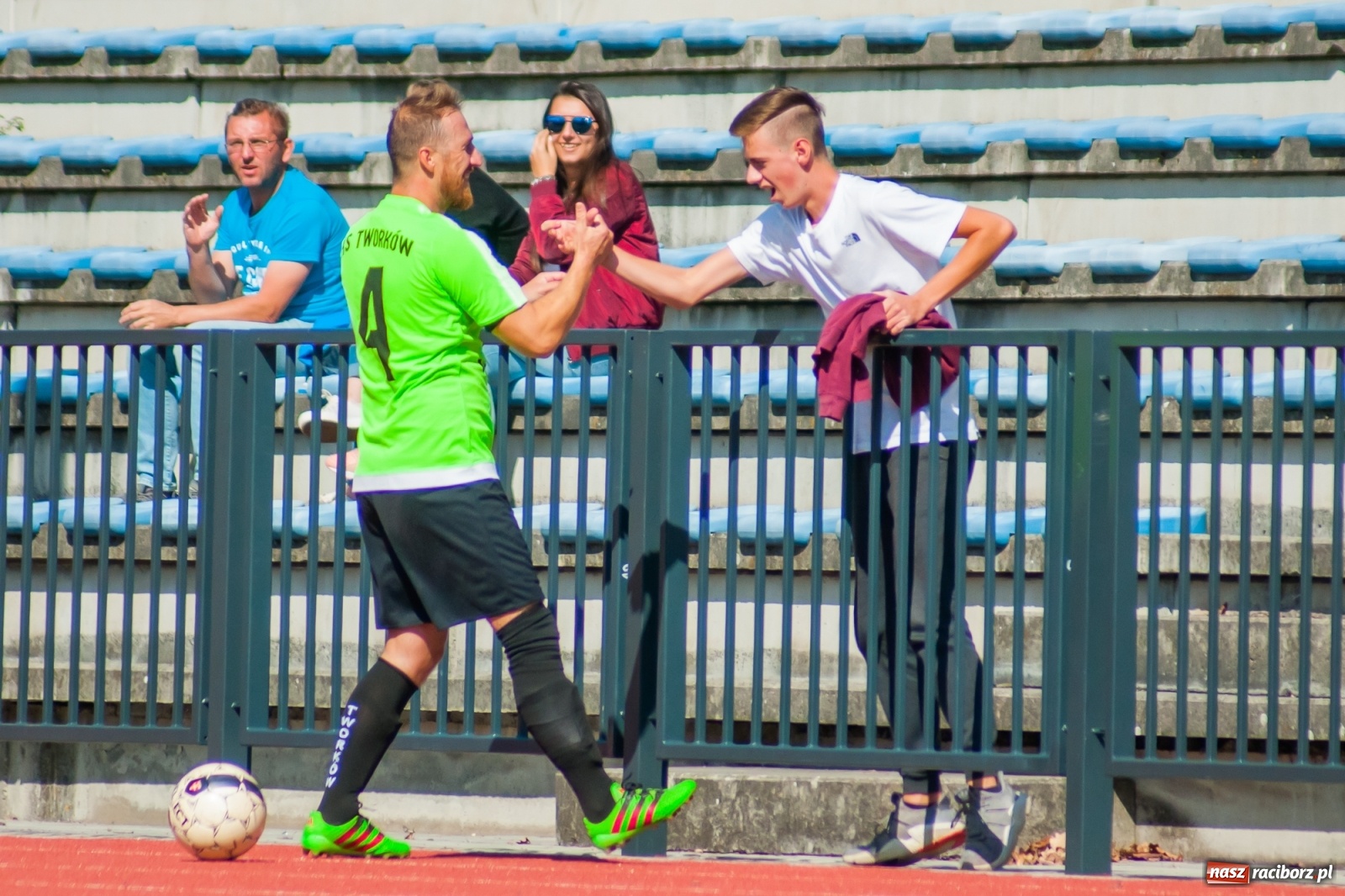 Zdjęcie w galerii na portalu naszraciborz.pl: LKS Tworków zdemolował Unię Racibórz [FOTO i WIDEO] wiadomości z regionu