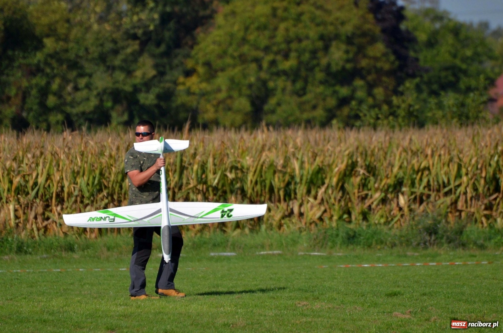 Zdjęcie w galerii na portalu naszraciborz.pl: Racibórz Cup. Modelarze rywalizują na Płoni wiadomości z regionu