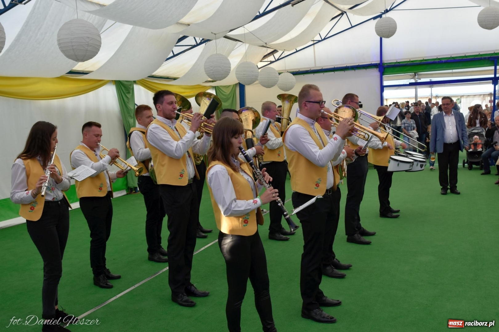 Zdjęcie w galerii na portalu naszraciborz.pl: Piwosze świętują. W Monachium i... w Szymocicach wiadomości z regionu