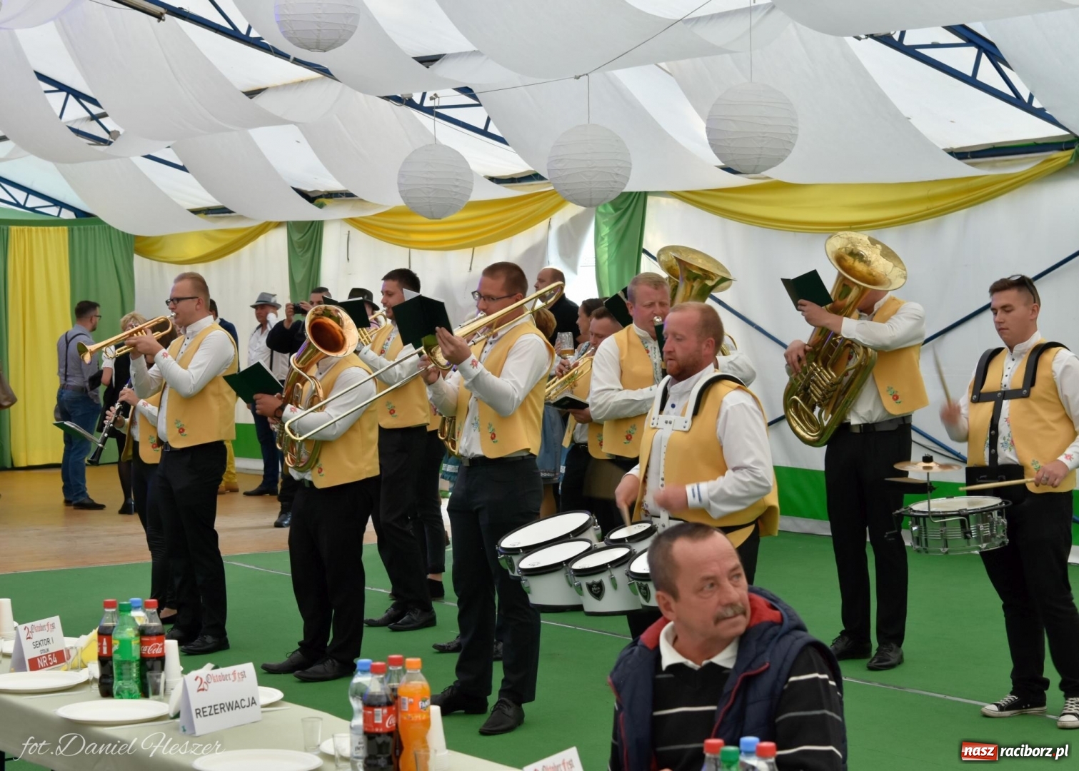 Zdjęcie w galerii na portalu naszraciborz.pl: Piwosze świętują. W Monachium i... w Szymocicach wiadomości z regionu