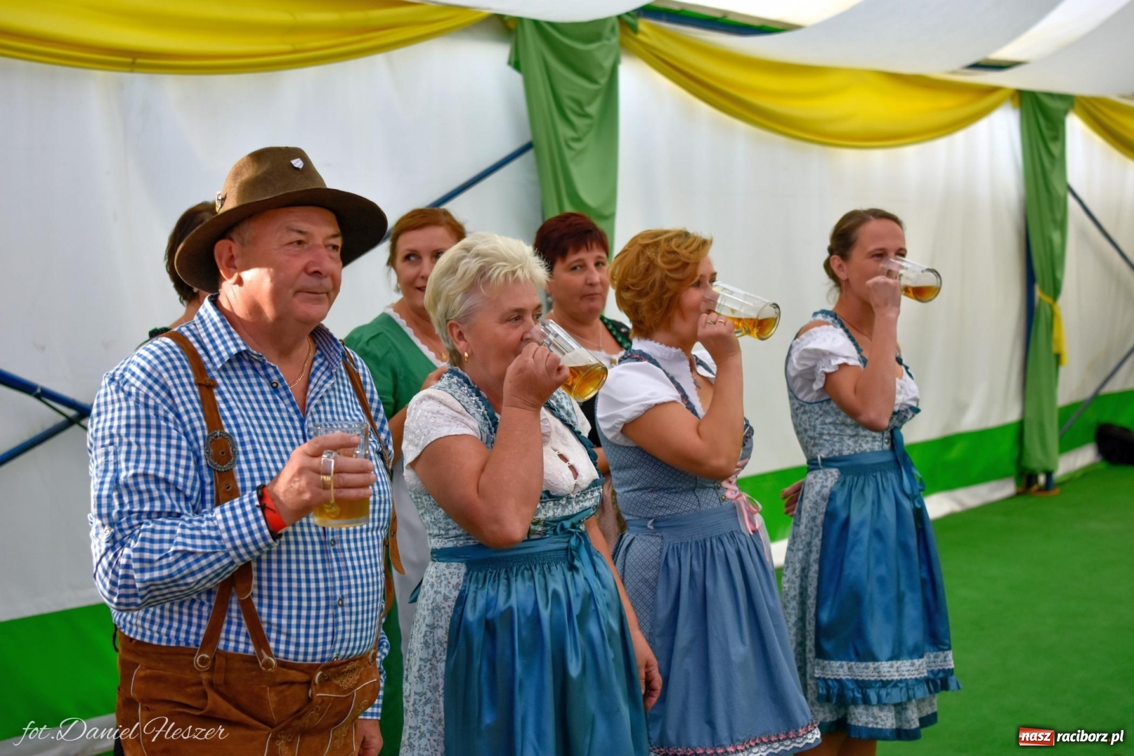 Zdjęcie w galerii na portalu naszraciborz.pl: Piwosze świętują. W Monachium i... w Szymocicach wiadomości z regionu