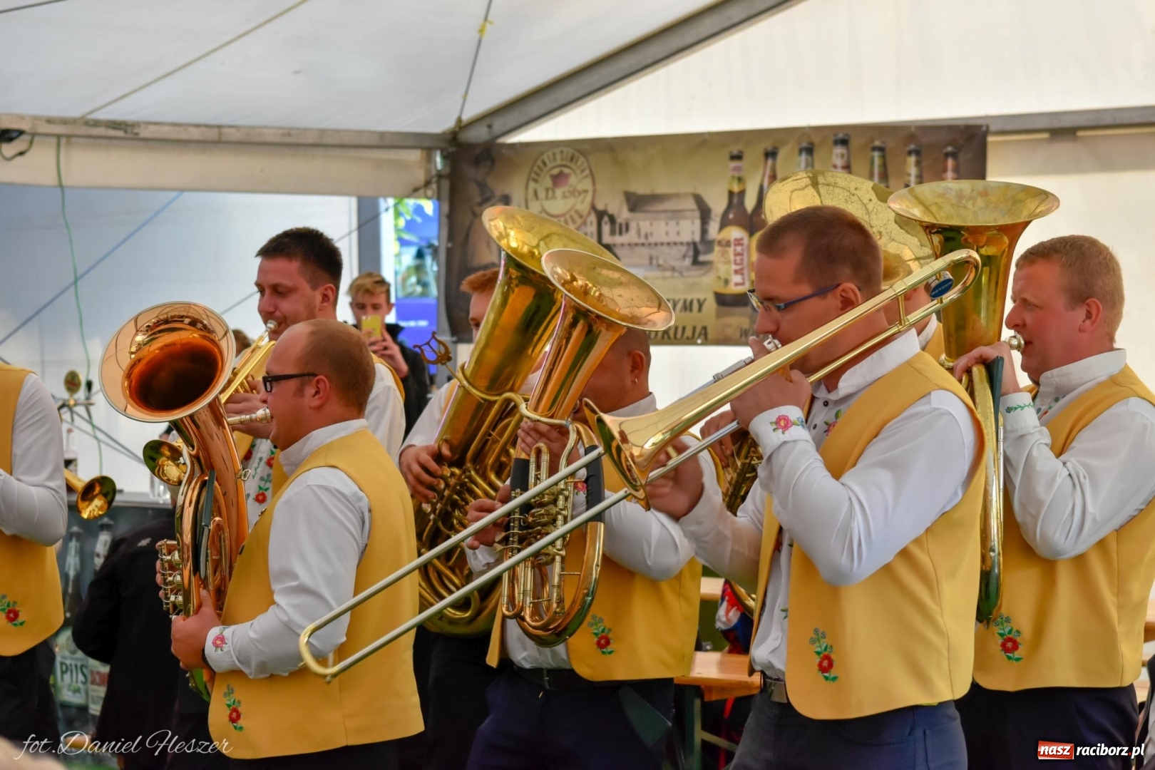 Zdjęcie w galerii na portalu naszraciborz.pl: Piwosze świętują. W Monachium i... w Szymocicach wiadomości z regionu