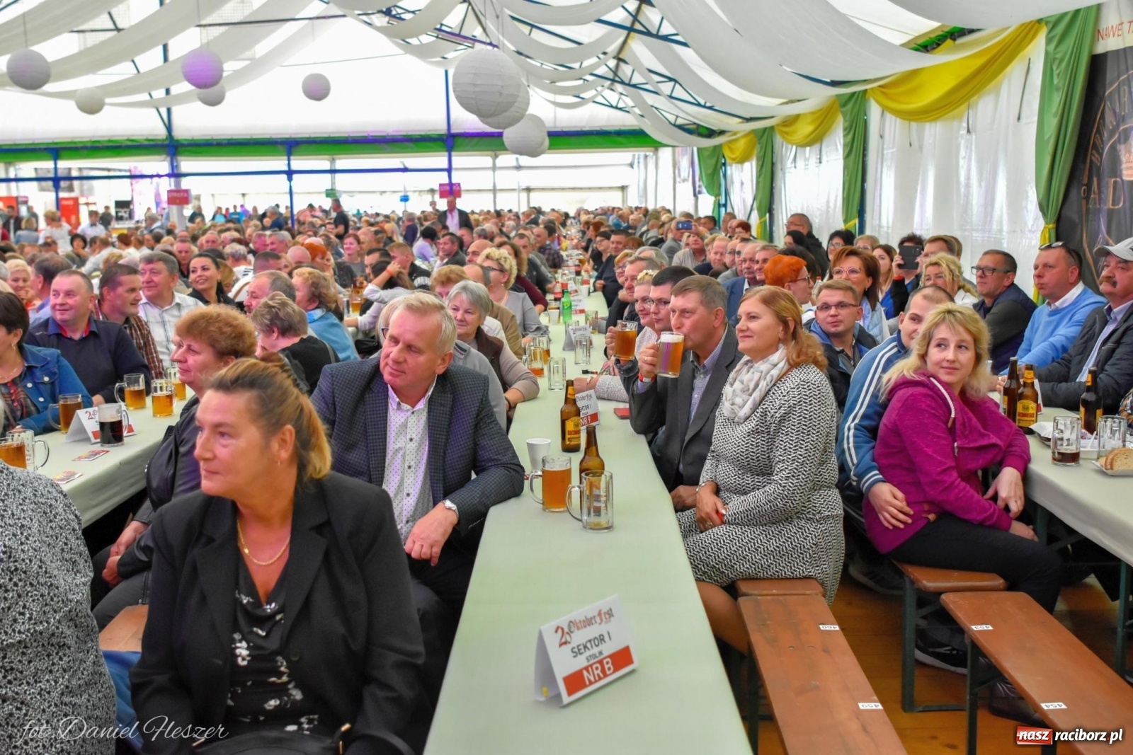 Zdjęcie w galerii na portalu naszraciborz.pl: Piwosze świętują. W Monachium i... w Szymocicach wiadomości z regionu