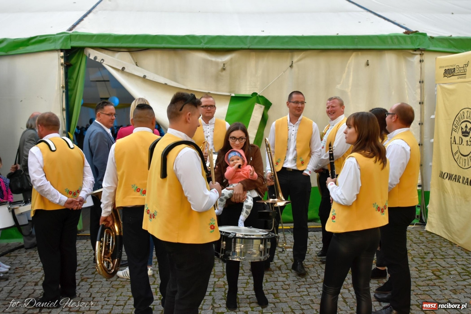 Zdjęcie w galerii na portalu naszraciborz.pl: Piwosze świętują. W Monachium i... w Szymocicach wiadomości z regionu