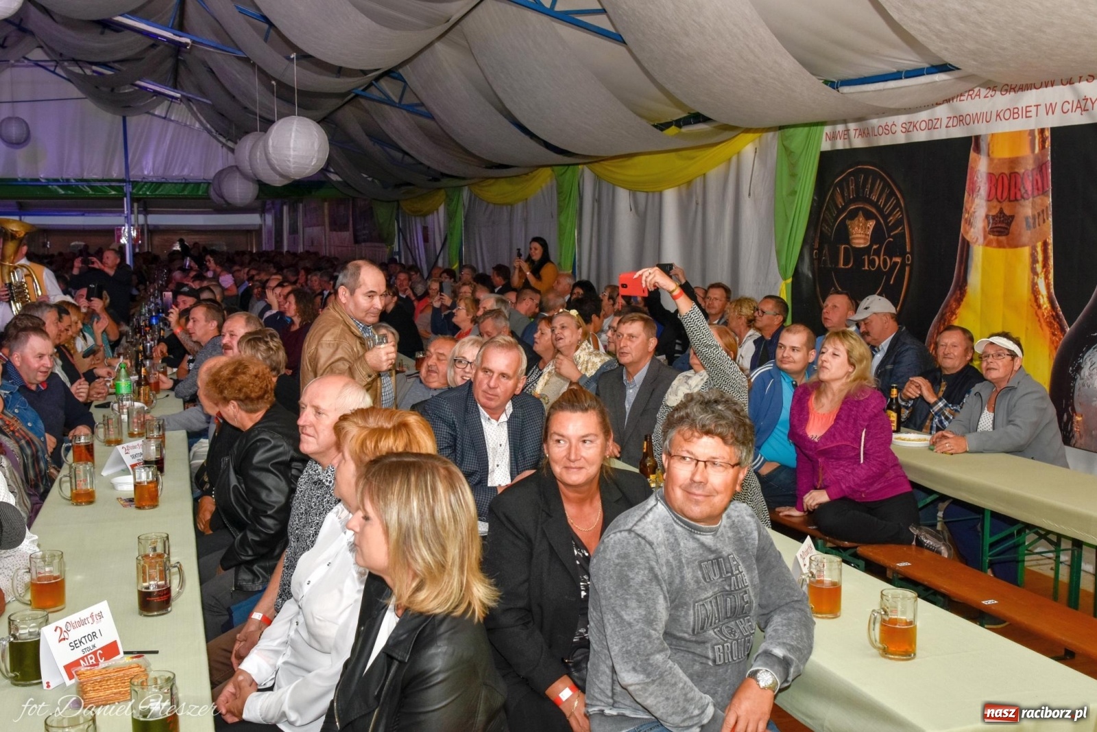 Zdjęcie w galerii na portalu naszraciborz.pl: Piwosze świętują. W Monachium i... w Szymocicach wiadomości z regionu